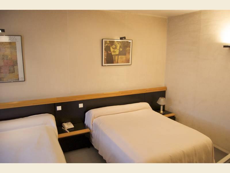 Absolue Renaissance Hotel มันญีกูร์ ภายนอก รูปภาพ